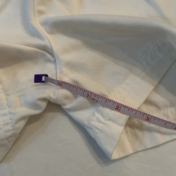 Vintage Classic White Shorts - Picture 6 of 6